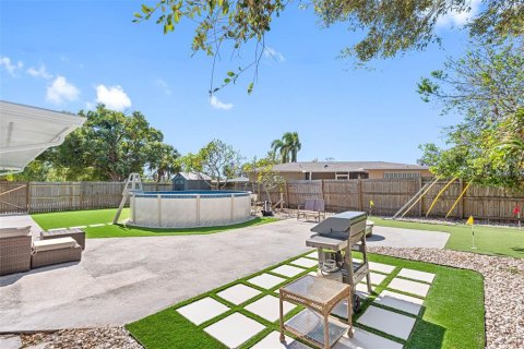 House in Seminole, Florida 4 bedrooms, 166.11 sq.m. № 1877319 - photo 6