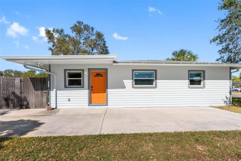 House in Seminole, Florida 4 bedrooms, 166.11 sq.m. № 1877319 - photo 3