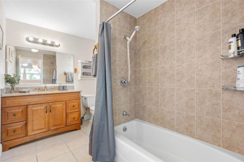 House in Seminole, Florida 4 bedrooms, 166.11 sq.m. № 1877319 - photo 10