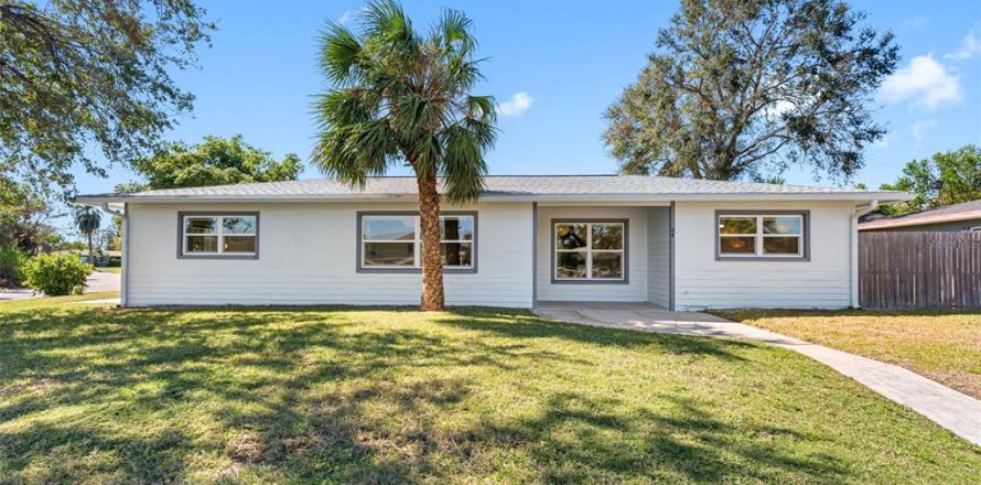 House in Seminole, Florida 4 bedrooms, 166.11 sq.m. № 1877319
