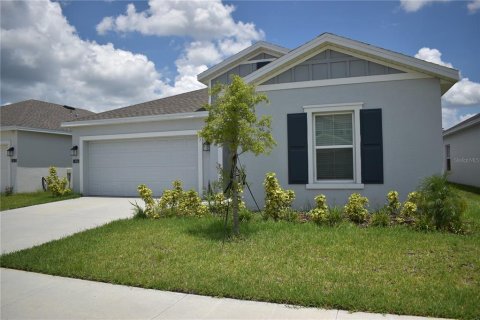 Villa ou maison à vendre à Eagle Lake, Floride: 4 chambres, 181.62 m2 № 2310941 - photo 2