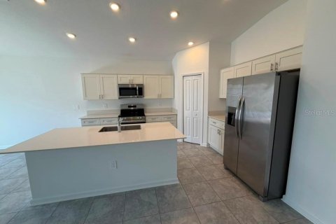 Villa ou maison à vendre à Eagle Lake, Floride: 4 chambres, 181.62 m2 № 2310941 - photo 6