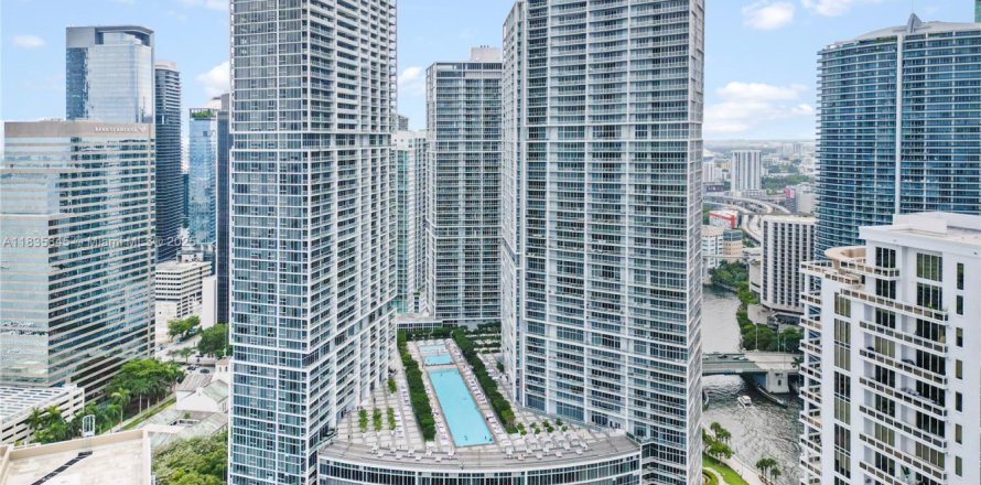 Condo in Miami, Florida, 1 bedroom № 1821617