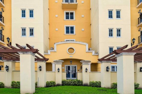 Купить кондоминиум в Корал-Гейблс, Флорида 2 спальни, 111.02м2, № 2029438 - фото 10