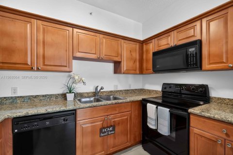 Купить кондоминиум в Корал-Гейблс, Флорида 2 спальни, 111.02м2, № 2029438 - фото 4