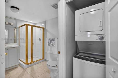 Купить кондоминиум в Корал-Гейблс, Флорида 2 спальни, 111.02м2, № 2029438 - фото 8