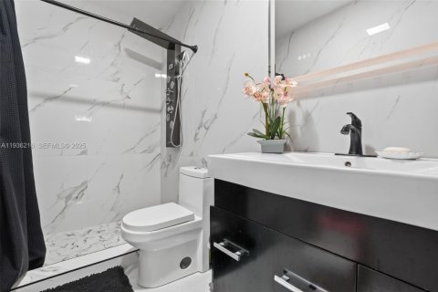 Casa en venta en Cutler Bay, Florida, 4 dormitorios, 260.5 m2 № 1994492 - foto 27