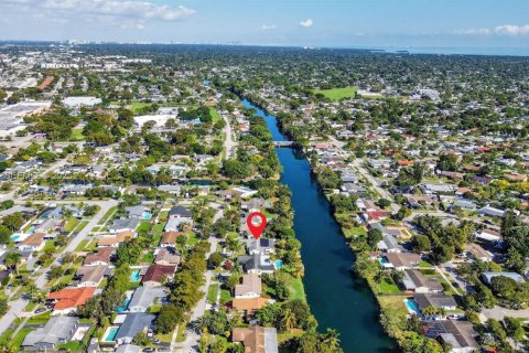 Casa en venta en Cutler Bay, Florida, 4 dormitorios, 260.5 m2 № 1994492 - foto 29