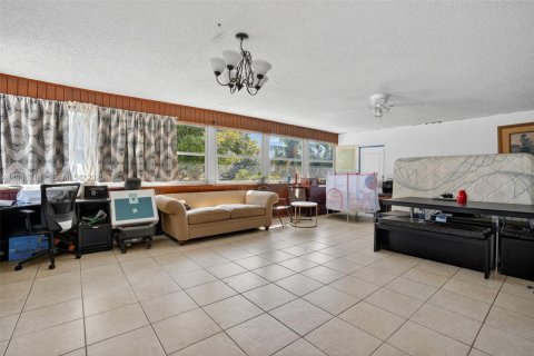 Casa en venta en Cutler Bay, Florida, 4 dormitorios, 260.5 m2 № 1994492 - foto 13