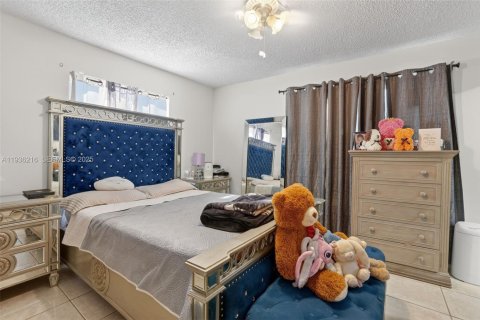 Casa en venta en Cutler Bay, Florida, 4 dormitorios, 260.5 m2 № 1994492 - foto 26