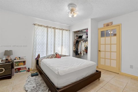 Casa en venta en Cutler Bay, Florida, 4 dormitorios, 260.5 m2 № 1994492 - foto 15
