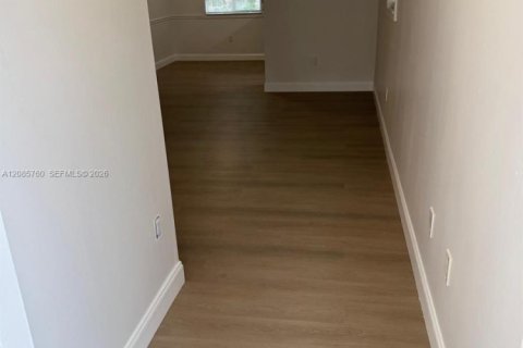 Condo in Homestead, Florida, 3 bedrooms № 2402486 - photo 5