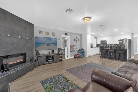 House in Palm Bay, Florida 4 bedrooms, 175.21 sq.m. № 1853244 - photo 6