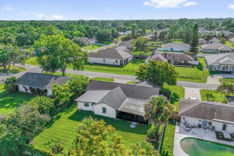 House in Palm Bay, Florida 4 bedrooms, 175.21 sq.m. № 1853244 - photo 25