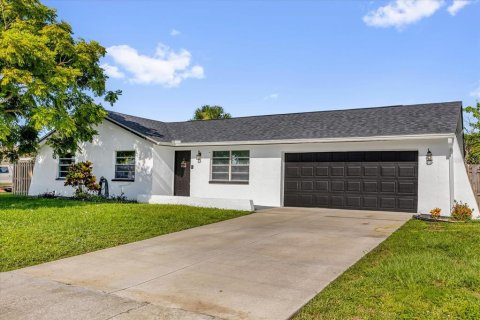 House in Palm Bay, Florida 4 bedrooms, 175.21 sq.m. № 1853244 - photo 1