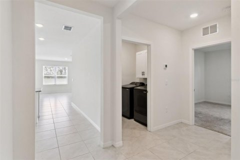 House in Haines City, Florida 4 bedrooms, 173.45 sq.m. № 2207926 - photo 8