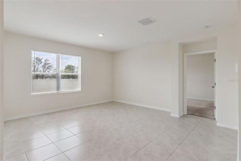 House in Haines City, Florida 4 bedrooms, 173.45 sq.m. № 2207926 - photo 2
