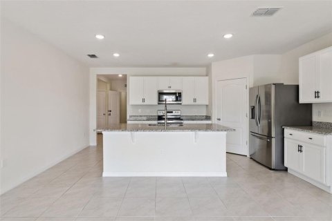 House in Haines City, Florida 4 bedrooms, 173.45 sq.m. № 2207926 - photo 5