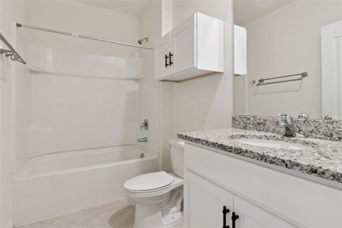 House in Haines City, Florida 4 bedrooms, 173.45 sq.m. № 2207926 - photo 13