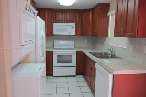 Touwnhouse à Sweetwater, Floride 3 chambres, 96.99 m2 № 2090264