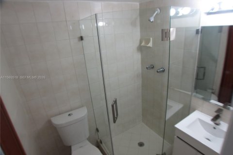 Townhouse in Sweetwater, Florida 3 bedrooms, 96.99 sq.m. № 2090264 - photo 14