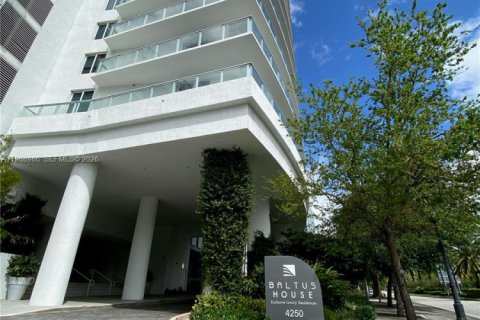 Copropriété à vendre à Miami, Floride: 1 chambre, 64.1 m2 № 2051997 - photo 1