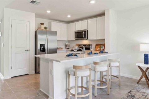 Townhouse in Wildwood, Florida 3 bedrooms, 136.01 sq.m. № 1743616 - photo 3