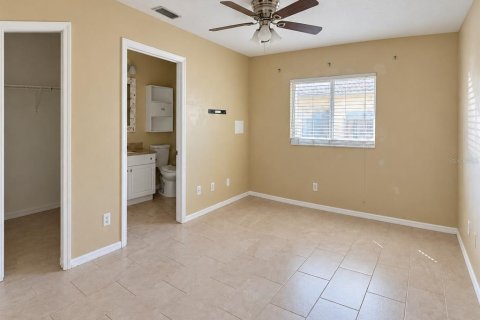 Villa ou maison à louer à North Port, Floride: 3 chambres, 110.74 m2 № 2437339 - photo 6