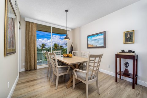 Condo in Jensen Beach, Florida, 3 bedrooms № 2152662 - photo 17