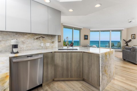 Condo in Jensen Beach, Florida, 3 bedrooms № 2152662 - photo 14
