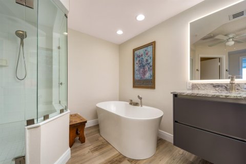 Condo in Jensen Beach, Florida, 3 bedrooms № 2152662 - photo 23