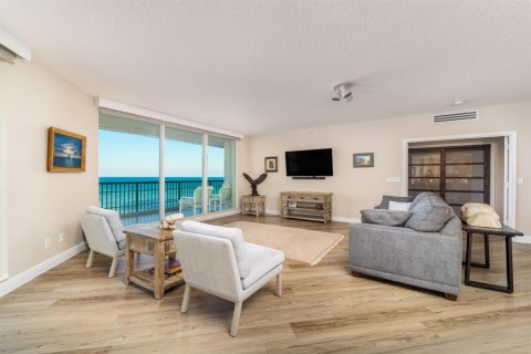 Condo in Jensen Beach, Florida, 3 bedrooms № 2152662 - photo 11