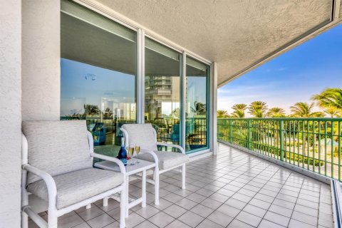 Condo in Jensen Beach, Florida, 3 bedrooms № 2152662 - photo 19
