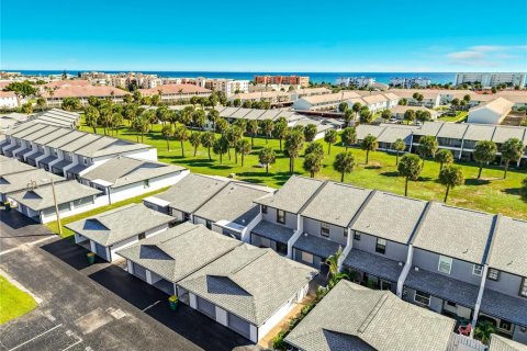 Touwnhouse à vendre à Indian Harbour Beach, Floride: 2 chambres, 121.7 m2 № 2420240 - photo 8