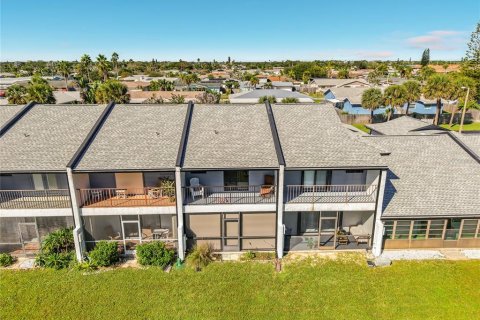 Touwnhouse à vendre à Indian Harbour Beach, Floride: 2 chambres, 121.7 m2 № 2420240 - photo 3