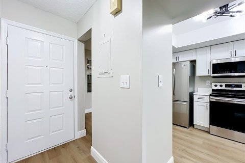 Touwnhouse à vendre à Indian Harbour Beach, Floride: 2 chambres, 121.7 m2 № 2420240 - photo 14