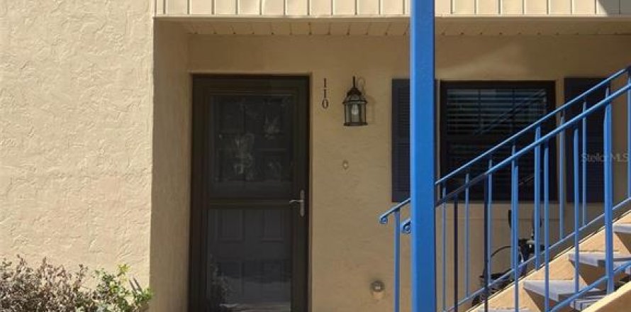 Condominio en Mount Dora, Florida, 2 dormitorios № 2209528