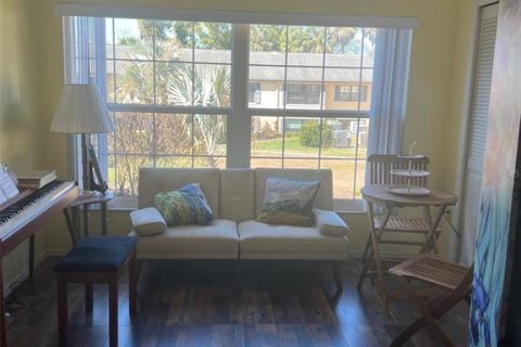 Condominio en venta en Mount Dora, Florida, 2 dormitorios, 113.25 m2 № 2209528 - foto 2