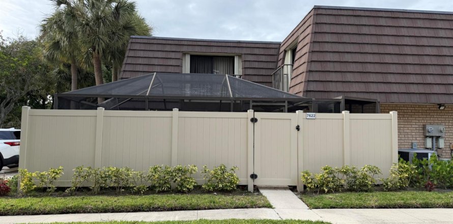 Adosado en West Palm Beach, Florida 2 dormitorios, 117.43 m2 № 2146429