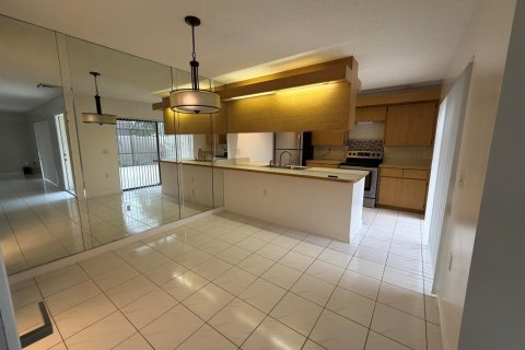 Adosado en venta en West Palm Beach, Florida, 2 dormitorios, 117.43 m2 № 2146429 - foto 11