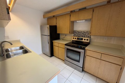 Adosado en venta en West Palm Beach, Florida, 2 dormitorios, 117.43 m2 № 2146429 - foto 12