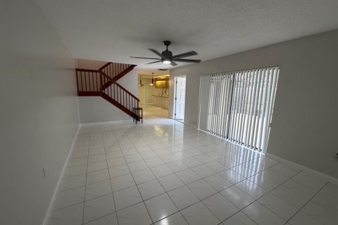 Adosado en venta en West Palm Beach, Florida, 2 dormitorios, 117.43 m2 № 2146429 - foto 9
