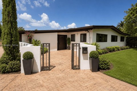 Villa ou maison à vendre à North Miami, Floride: 4 chambres, 224.82 m2 № 2189411 - photo 7
