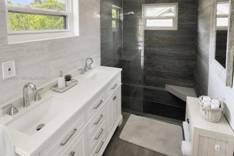 Villa ou maison à vendre à North Miami, Floride: 4 chambres, 224.82 m2 № 2189411 - photo 24
