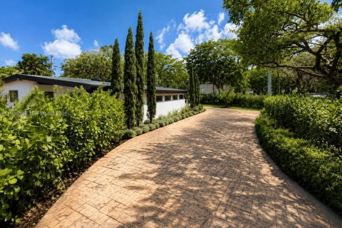 Villa ou maison à vendre à North Miami, Floride: 4 chambres, 224.82 m2 № 2189411 - photo 10
