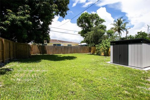 Immobilier commercial à vendre à Fort Lauderdale, Floride: 133.78 m2 № 2083792 - photo 2