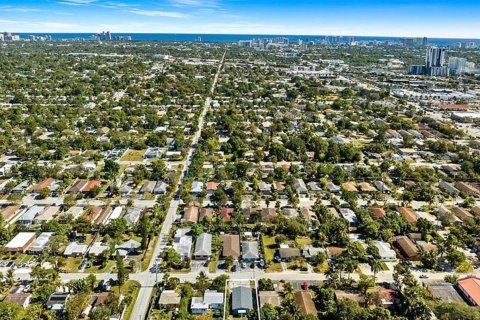 Immobilier commercial à vendre à Fort Lauderdale, Floride: 133.78 m2 № 2083792 - photo 10