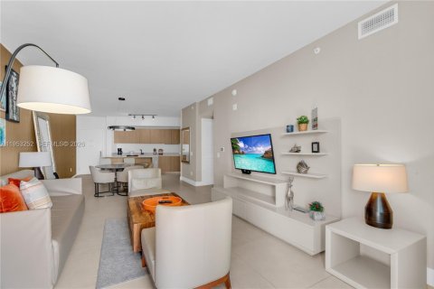 Condominio en venta en Hollywood, Florida, 1 dormitorio, 79.15 m2 № 2007548 - foto 21