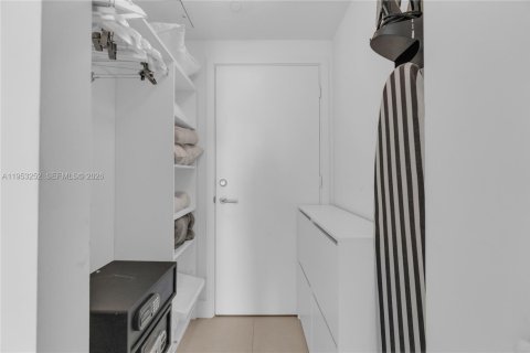 Condominio en venta en Hollywood, Florida, 1 dormitorio, 79.15 m2 № 2007548 - foto 20