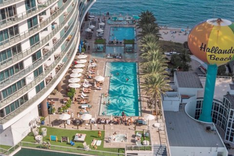 Condominio en venta en Hollywood, Florida, 1 dormitorio, 79.15 m2 № 2007548 - foto 3